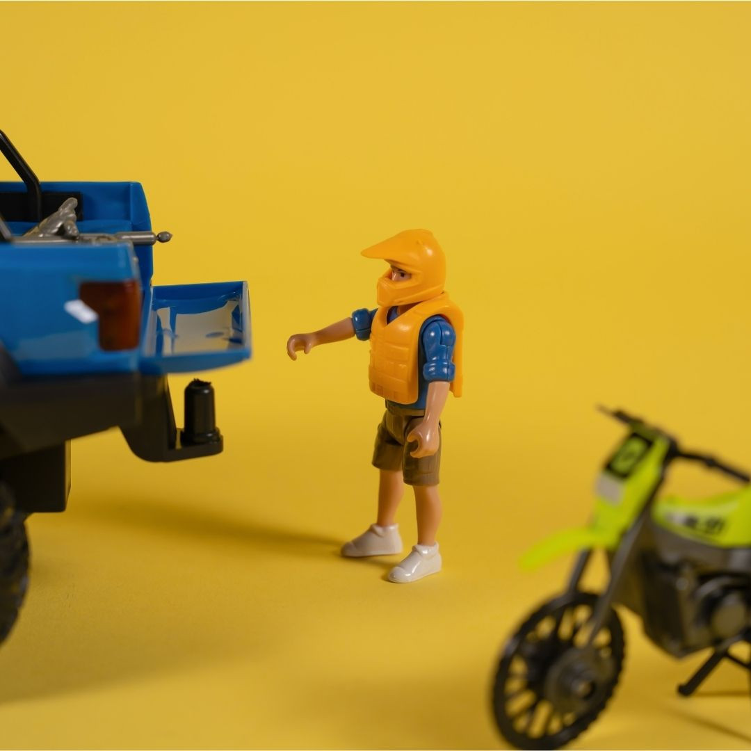 Ігровий набір OTAMANKO Автотуризм Позашляховик з мотоциклом