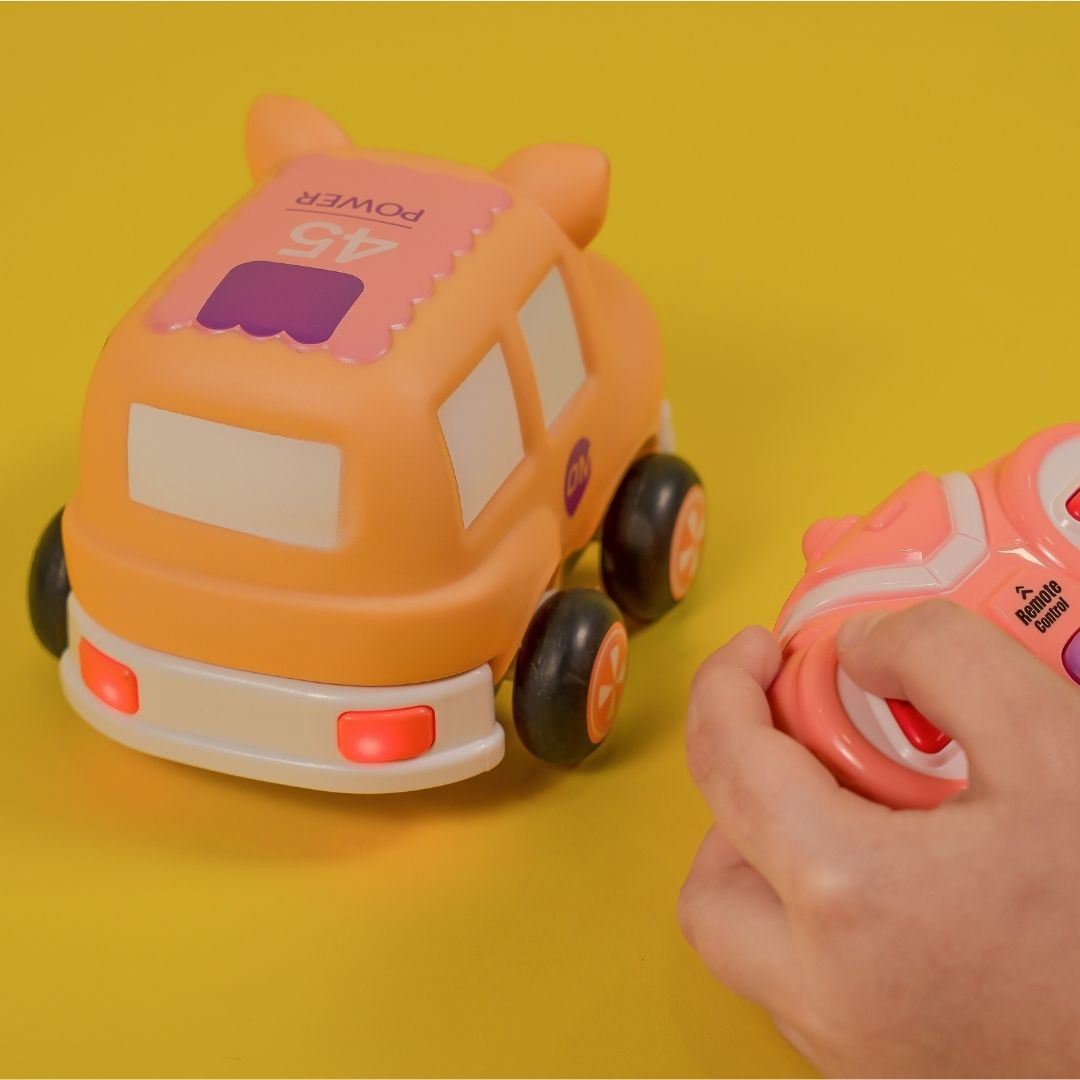 Машинка OTAMANKO Мультимобілі Порося бежевий