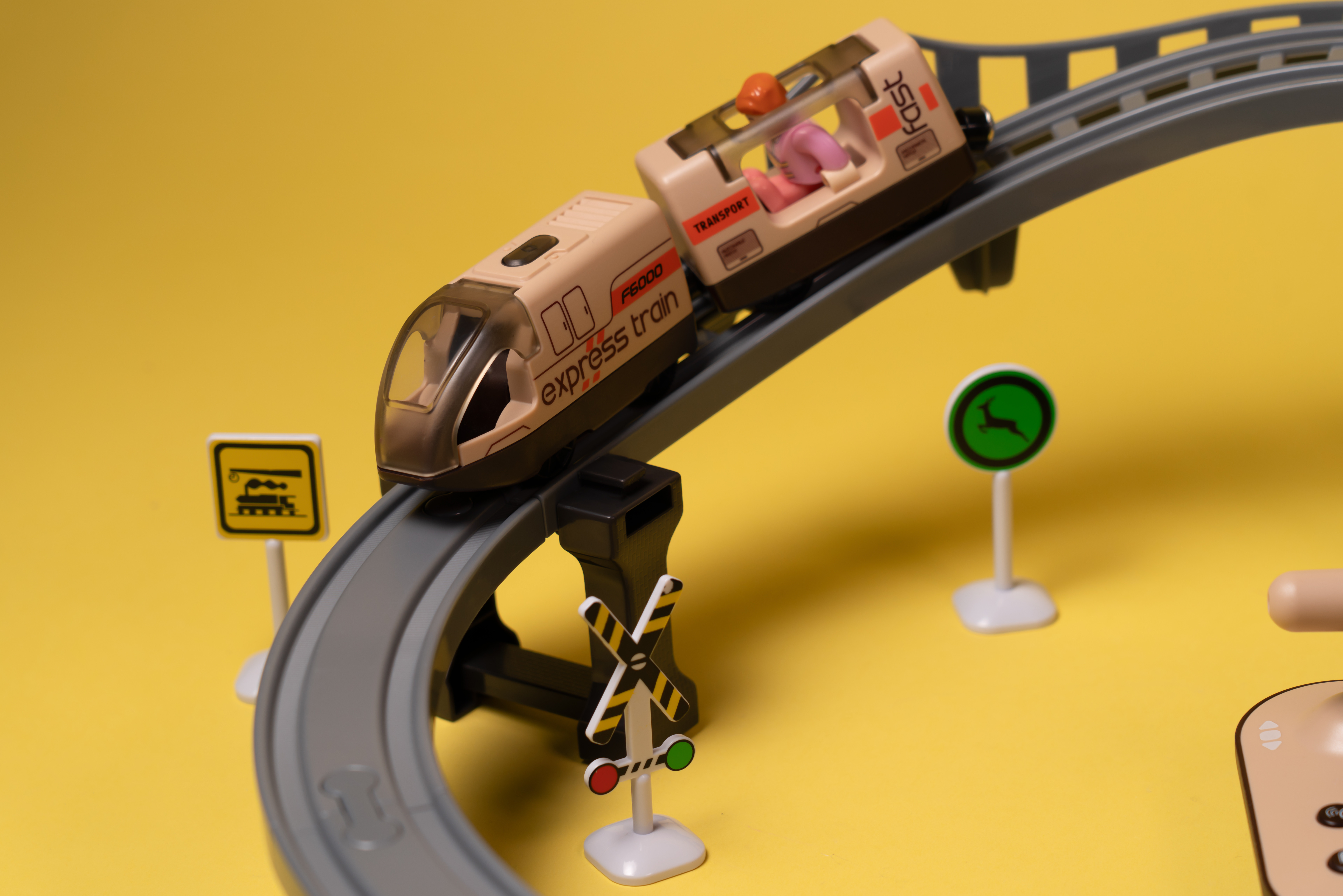 Ігровий набір OTAMANKO Мандрівний Експрес 129 деталей Бежевий