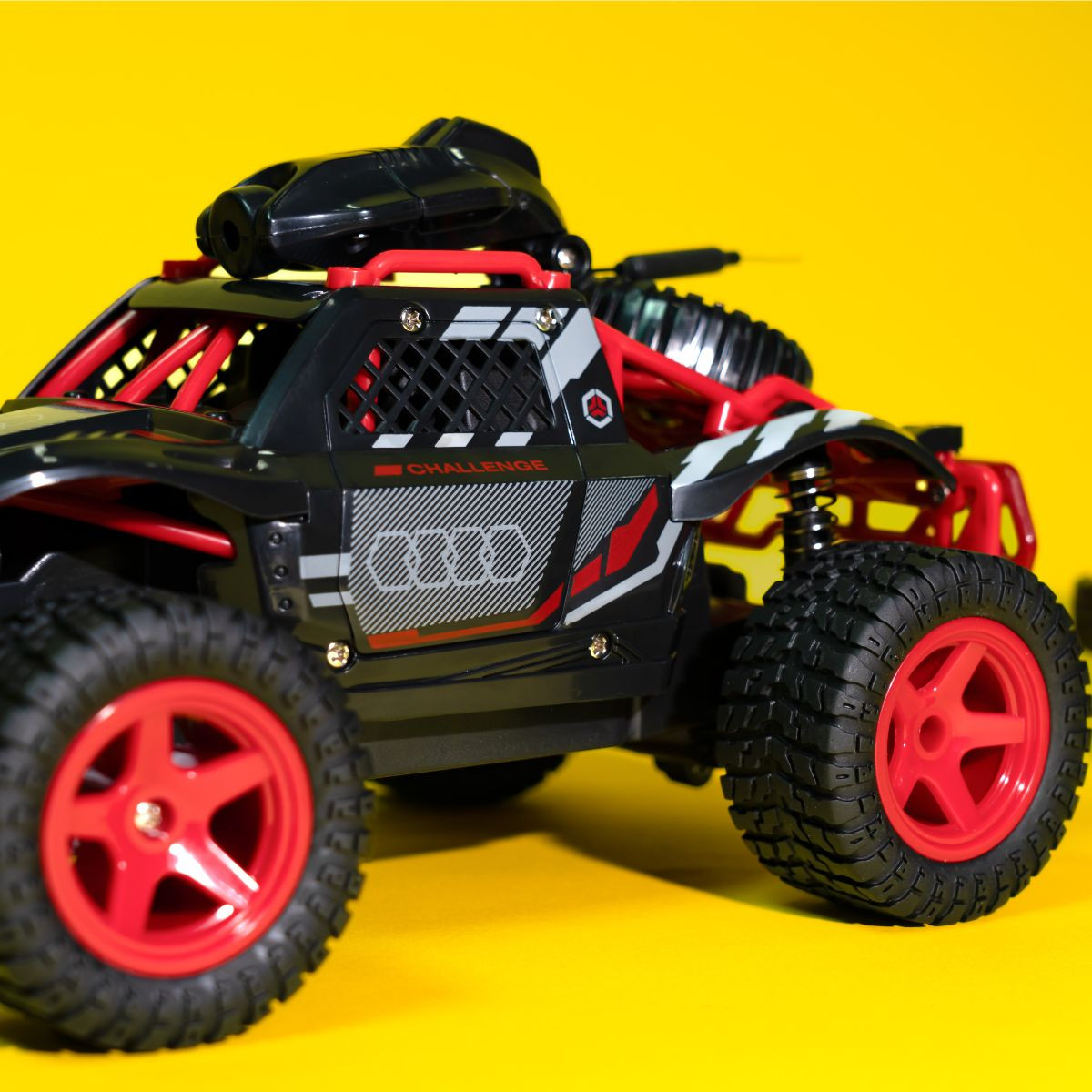 Машинка OTAMANKO Швидкісний баггі OFF-ROADER з камерою FPV