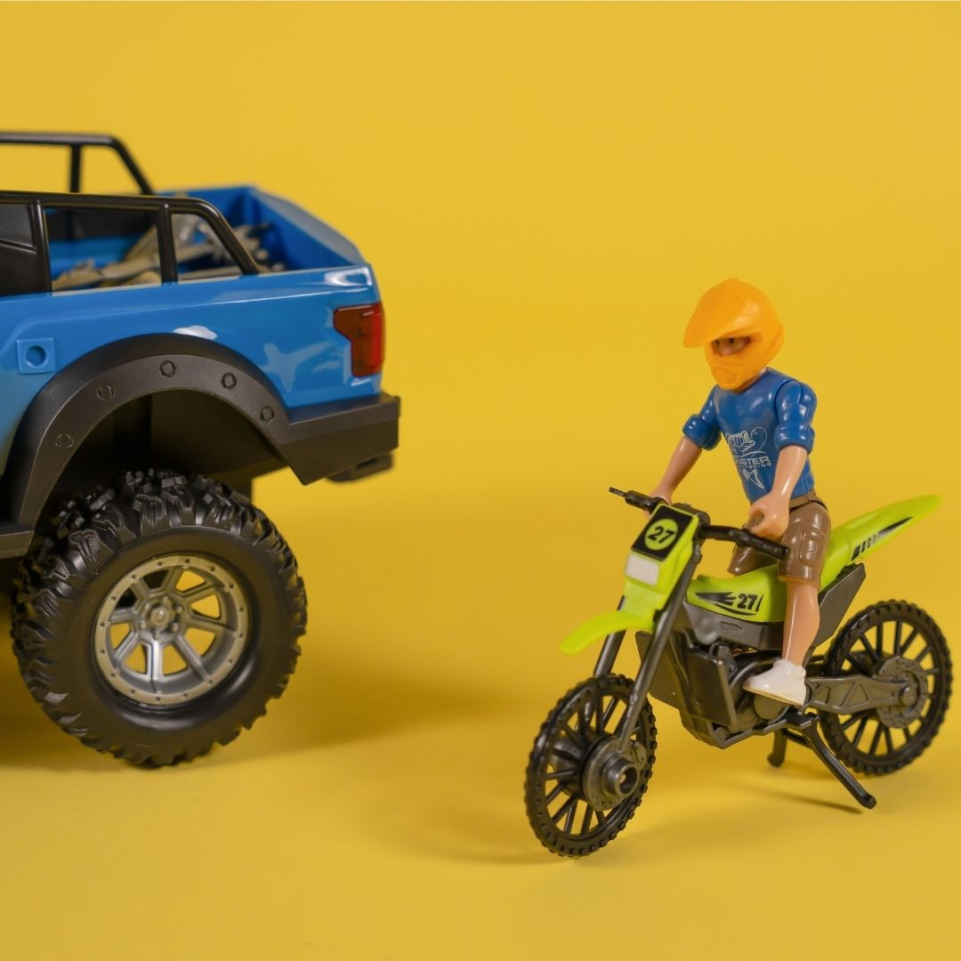 Ігровий набір OTAMANKO Автотуризм Позашляховик з мотоциклом