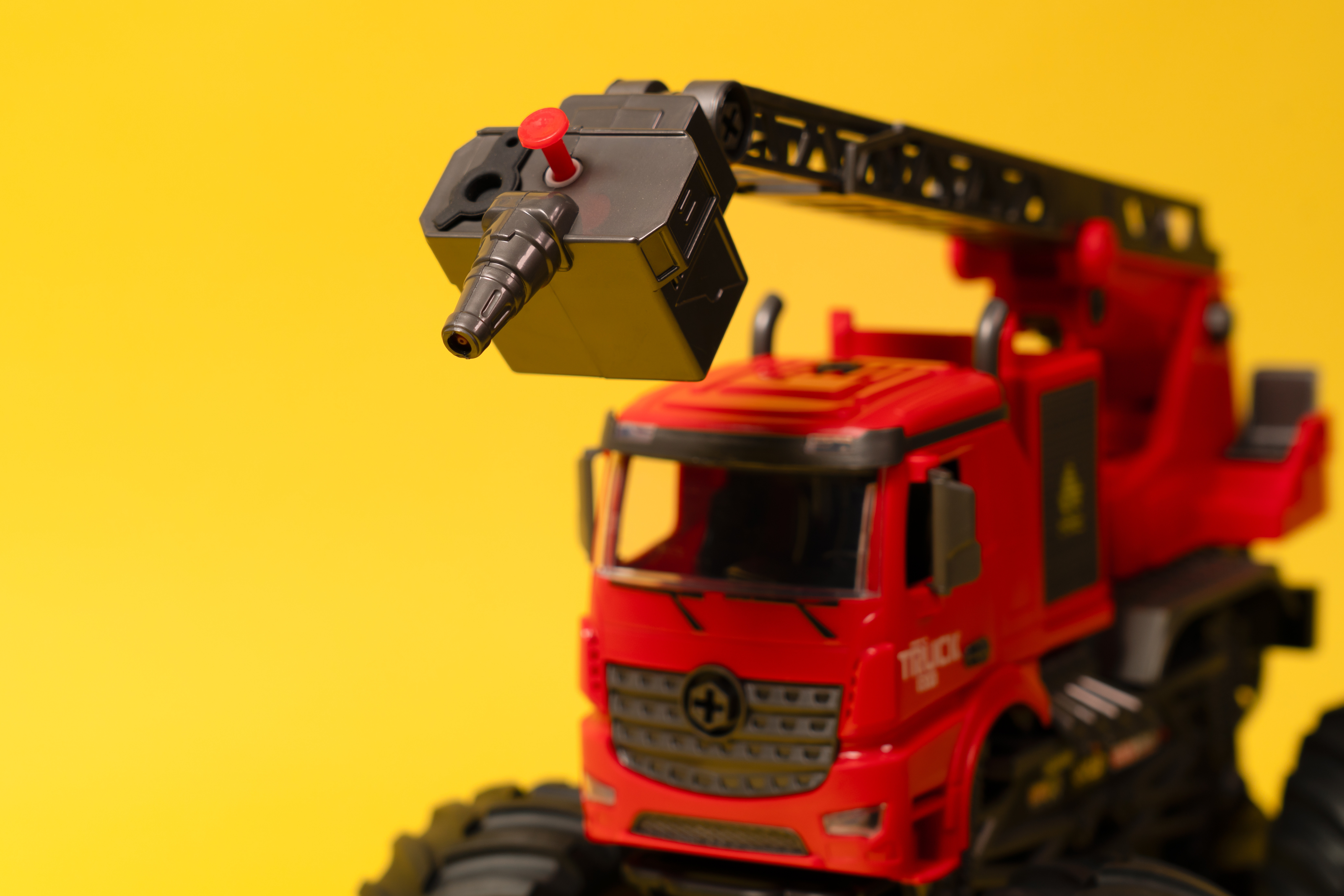 Автоконструктор OTAMANKO BIGFOOT Всюдихід Пожежний кран з водою